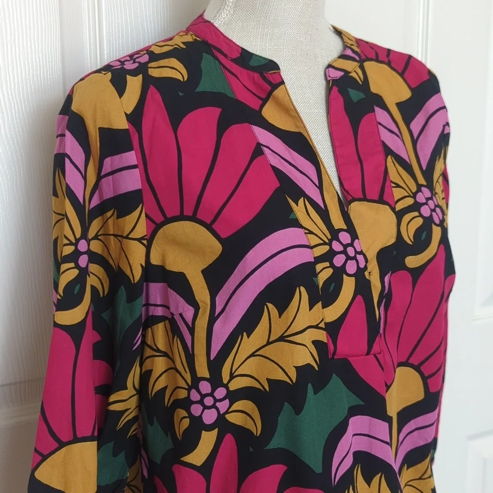 J. Crew Open V-neck Cotton Poplin Top in Ratti® Grandi Fiori - Picture 3 of 7